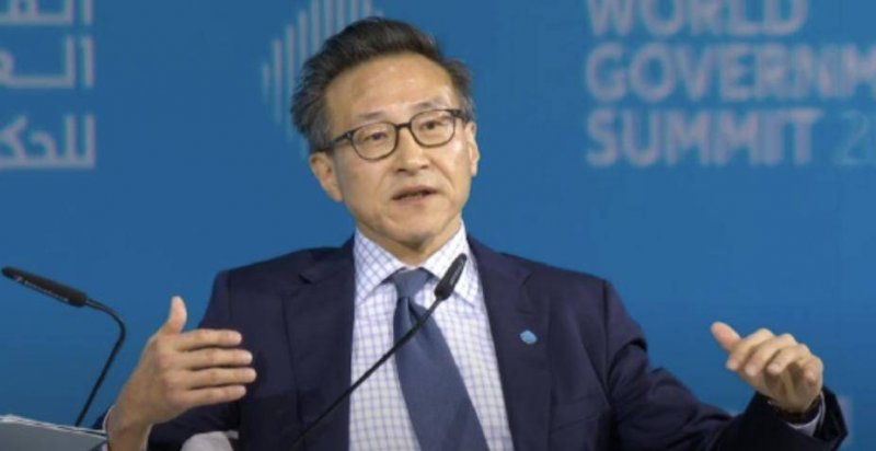 avatrade爱华外汇武夷山：粗心快递员丢包裹 多亏辅警捡到归还
